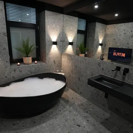 Luxusapartment Mit Badewanne Und Parkplatz Lägenhet *