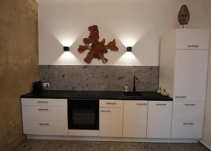 Luxusapartment Mit Badewanne Und Parkplatz Lägenhet