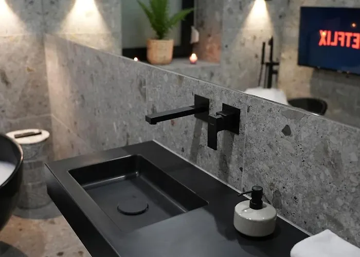 Lägenhet Luxusapartment Mit Badewanne Und Parkplatz Graz